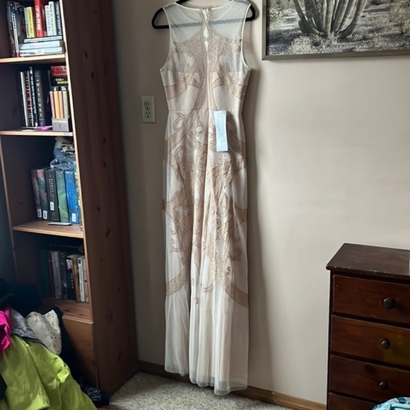 NWT BCBGMaxAzria Champagne “Acotas” Lace-Appliqué Formal Gown Size 10 - Picture 7 of 12